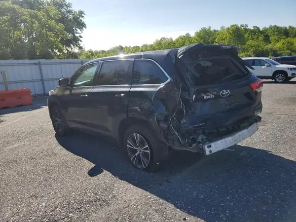 5TDBZRFH1JS815242 2018 TOYOTA HIGHLANDER - Image 2