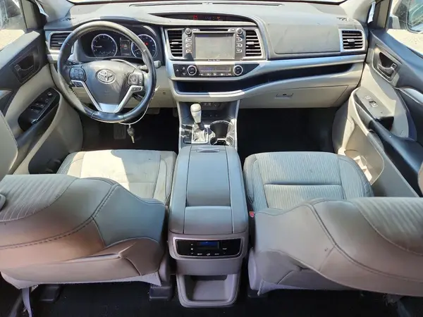 5TDBZRFH1JS819503 2018 TOYOTA HIGHLANDER - Image 8