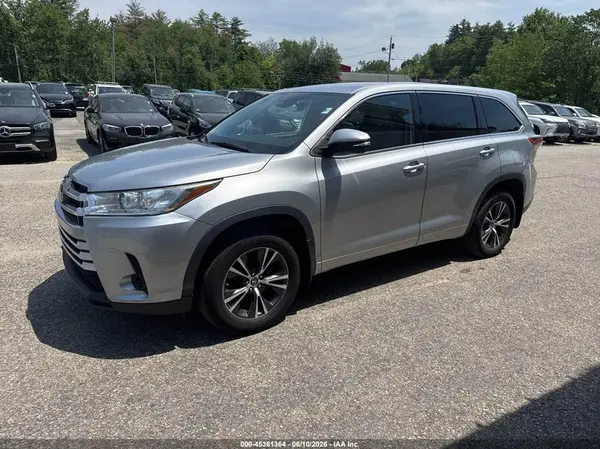 5TDBZRFH1JS833126 2018 TOYOTA HIGHLANDER - Image 2