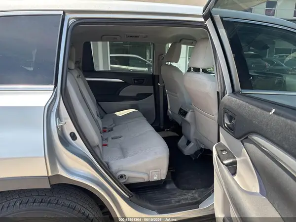 5TDBZRFH1JS833126 2018 TOYOTA HIGHLANDER - Image 8