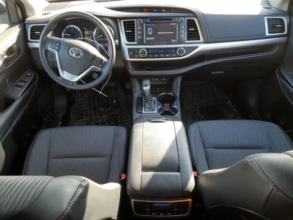 5TDBZRFH1JS833336 2018 TOYOTA HIGHLANDER - Image 8