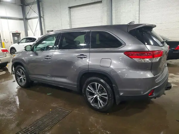 5TDBZRFH1JS834275 2018 TOYOTA HIGHLANDER - Image 2