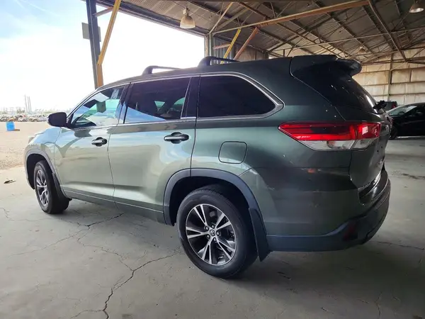 5TDBZRFH1JS838536 2018 TOYOTA HIGHLANDER - Image 2