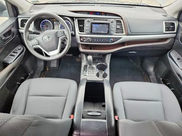 5TDBZRFH1JS838889 2018 TOYOTA HIGHLANDER - Image 8