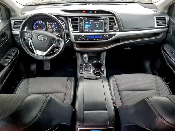 5TDBZRFH1JS850542 2018 TOYOTA HIGHLANDER - Image 8