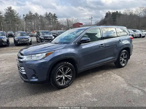 5TDBZRFH1JS867017 2018 TOYOTA HIGHLANDER - Image 2