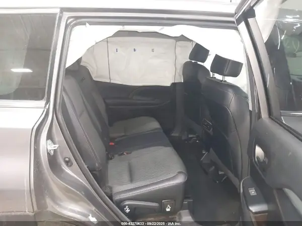 5TDBZRFH1JS870497 2018 TOYOTA HIGHLANDER - Image 8