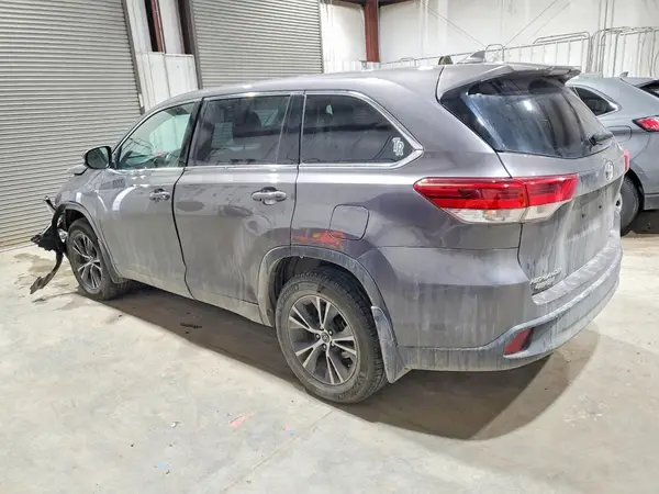 5TDBZRFH1JS872458 2018 TOYOTA HIGHLANDER - Image 2