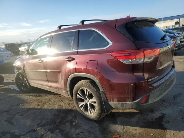5TDBZRFH1JS891317 2018 TOYOTA HIGHLANDER - Image 2
