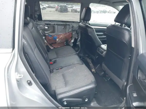 5TDBZRFH1JS894086 2018 TOYOTA HIGHLANDER - Image 8