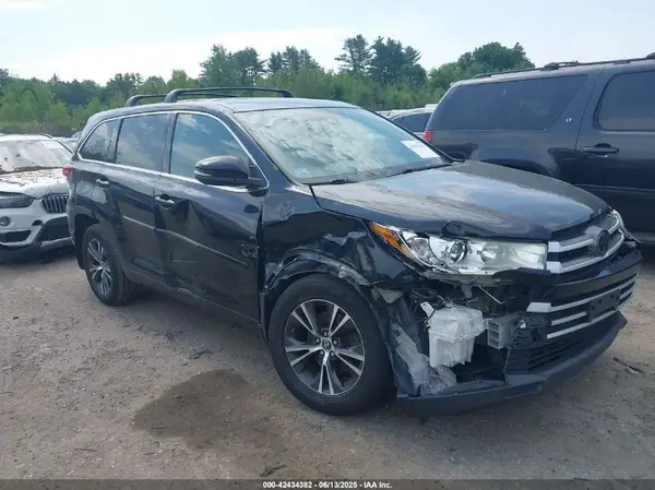 5TDBZRFH1JS896257 2018 TOYOTA HIGHLANDER - Image 1