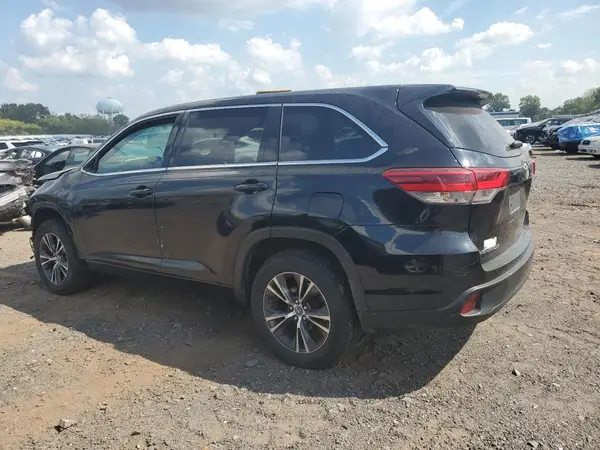 5TDBZRFH1JS899871 2018 TOYOTA HIGHLANDER - Image 2