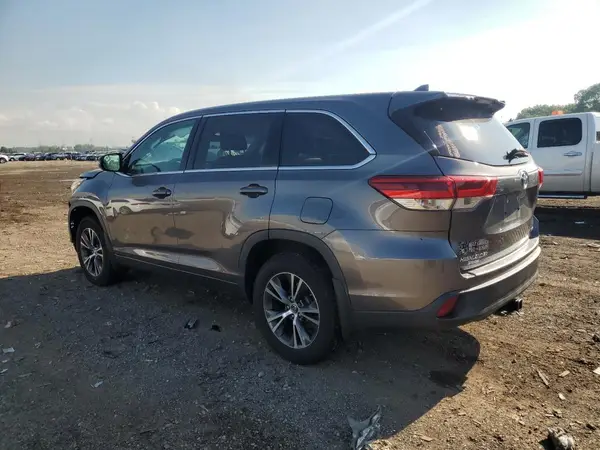 5TDBZRFH1JS905264 2018 TOYOTA HIGHLANDER - Image 2