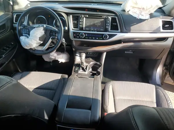 5TDBZRFH1JS905264 2018 TOYOTA HIGHLANDER - Image 8
