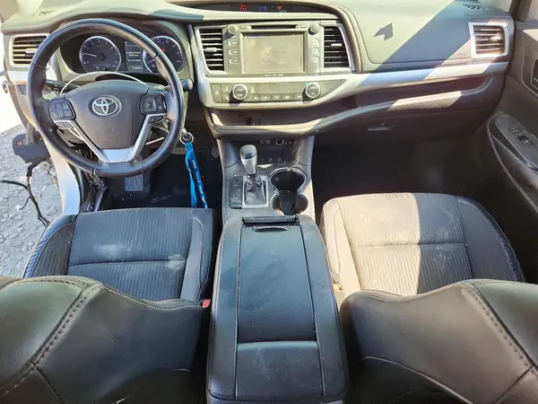 5TDBZRFH1JS906110 2018 TOYOTA HIGHLANDER - Image 8