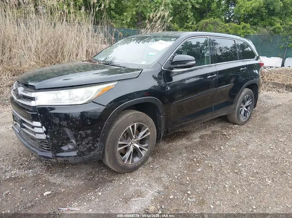 5TDBZRFH1JS906155 2018 TOYOTA HIGHLANDER - Image 2