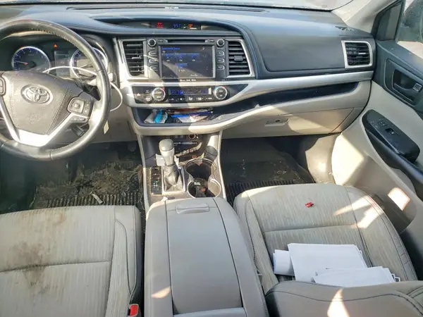 5TDBZRFH1JS908763 2018 TOYOTA HIGHLANDER - Image 8