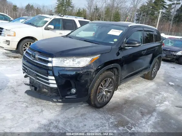 5TDBZRFH1JS909248 2018 TOYOTA HIGHLANDER - Image 2
