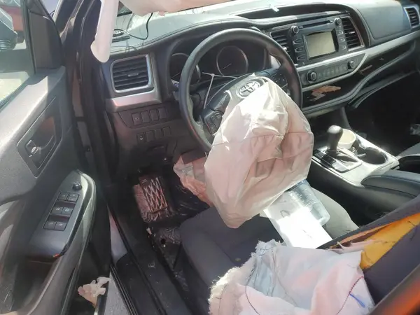 5TDBZRFH1JS913560 2018 TOYOTA HIGHLANDER - Image 8