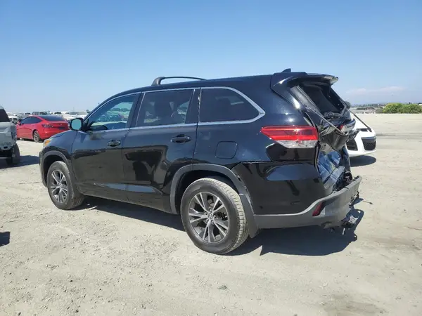 5TDBZRFH1JS914157 2018 TOYOTA HIGHLANDER - Image 2