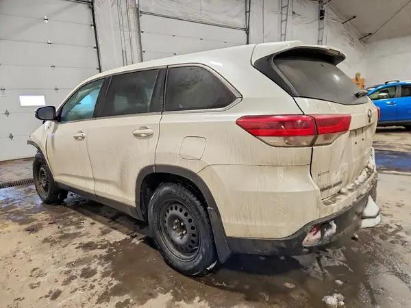 5TDBZRFH1KS700030 2019 TOYOTA HIGHLANDER - Image 2