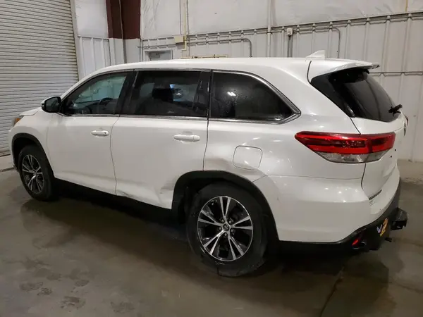 5TDBZRFH1KS714865 2019 TOYOTA HIGHLANDER - Image 2