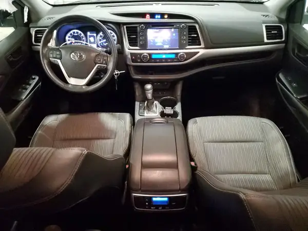 5TDBZRFH1KS714865 2019 TOYOTA HIGHLANDER - Image 8