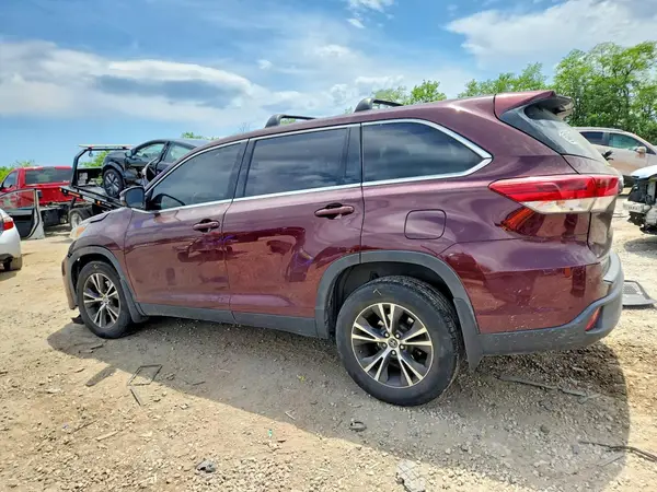 5TDBZRFH1KS731794 2019 TOYOTA HIGHLANDER - Image 2