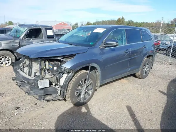 5TDBZRFH1KS740253 2019 TOYOTA HIGHLANDER - Image 2