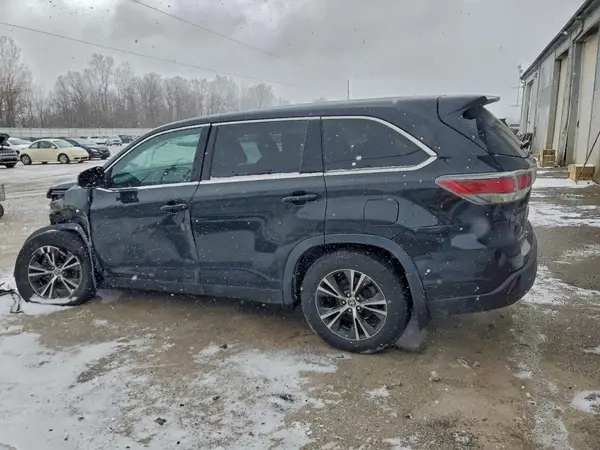 5TDBZRFH1KS746943 2019 TOYOTA HIGHLANDER - Image 2