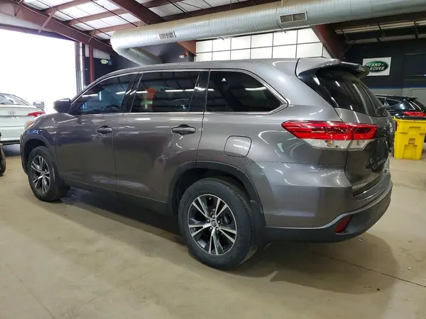 5TDBZRFH1KS916654 2019 TOYOTA HIGHLANDER - Image 2