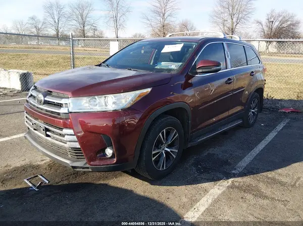 5TDBZRFH1KS918274 2019 TOYOTA HIGHLANDER - Image 2