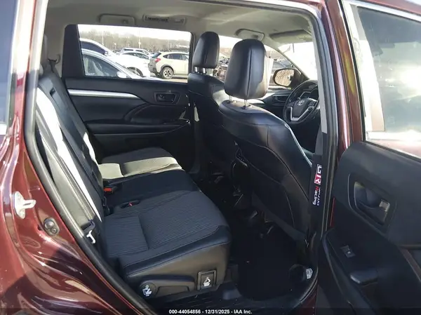 5TDBZRFH1KS918274 2019 TOYOTA HIGHLANDER - Image 8