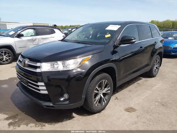 5TDBZRFH1KS941876 2019 TOYOTA HIGHLANDER - Image 2