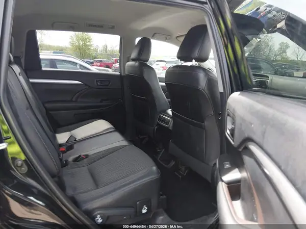 5TDBZRFH1KS941876 2019 TOYOTA HIGHLANDER - Image 8