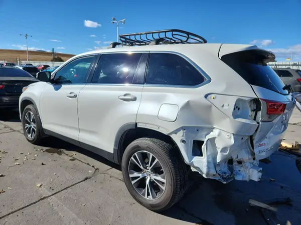 5TDBZRFH1KS964297 2019 TOYOTA HIGHLANDER - Image 2