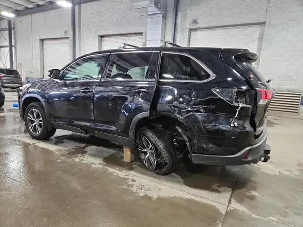 5TDBZRFH1KS975459 2019 TOYOTA HIGHLANDER - Image 2