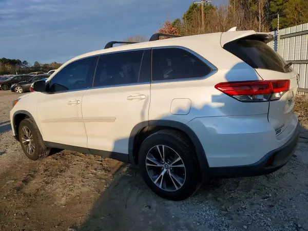 5TDBZRFH1KS988826 2019 TOYOTA HIGHLANDER - Image 2