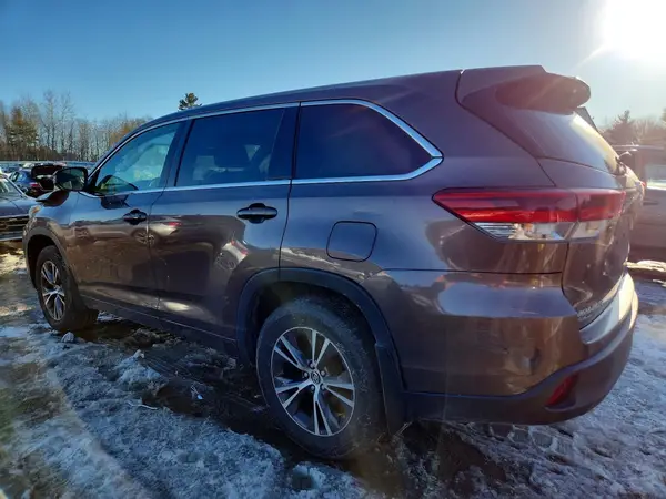 5TDBZRFH2HS362792 2017 TOYOTA HIGHLANDER - Image 2