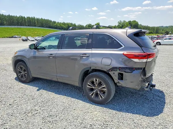 5TDBZRFH2HS378555 2017 TOYOTA HIGHLANDER - Image 2