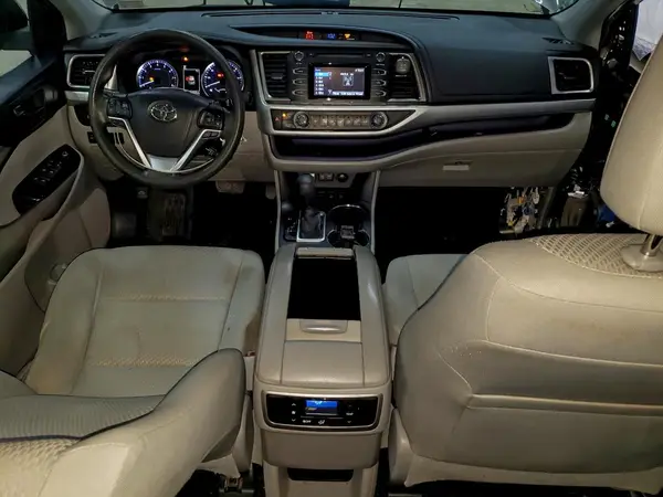 5TDBZRFH2HS402532 2017 TOYOTA HIGHLANDER - Image 8