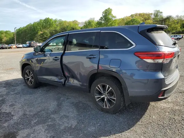 5TDBZRFH2HS405382 2017 TOYOTA HIGHLANDER - Image 2