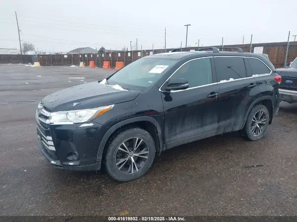 5TDBZRFH2HS423770 2017 TOYOTA HIGHLANDER - Image 2