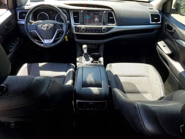 5TDBZRFH2HS427947 2017 TOYOTA HIGHLANDER - Image 8