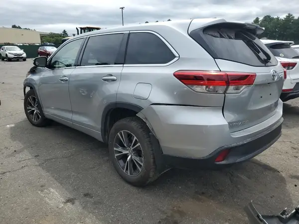 5TDBZRFH2HS441010 2017 TOYOTA HIGHLANDER - Image 2