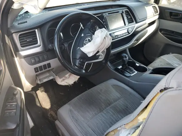5TDBZRFH2HS456140 2017 TOYOTA HIGHLANDER - Image 8