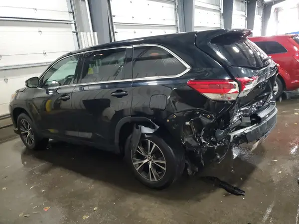5TDBZRFH2HS467090 2017 TOYOTA HIGHLANDER - Image 2