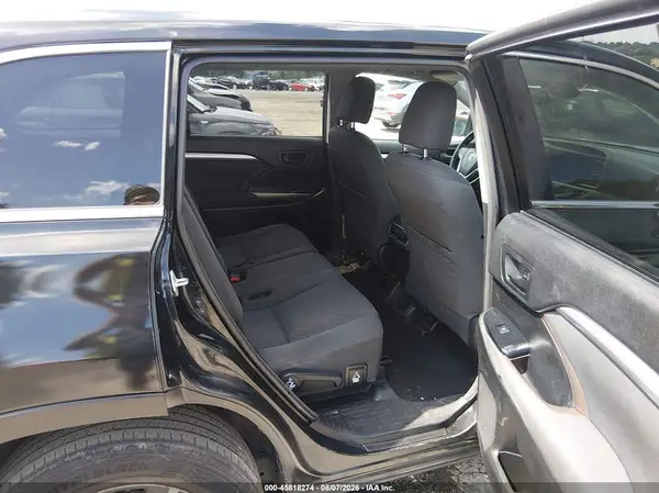 5TDBZRFH2HS471690 2017 TOYOTA HIGHLANDER - Image 8