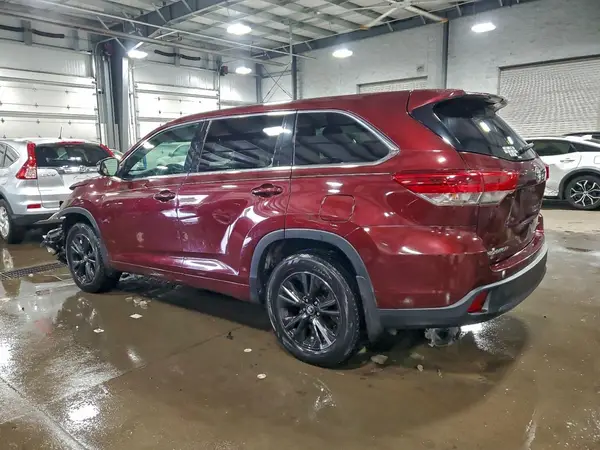 5TDBZRFH2JS498944 2018 TOYOTA HIGHLANDER - Image 2