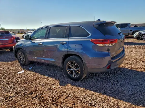 5TDBZRFH2JS810387 2018 TOYOTA HIGHLANDER - Image 2